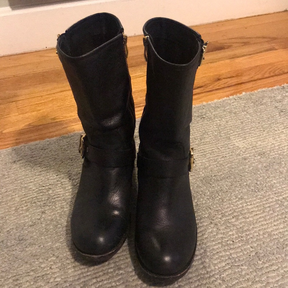 Vince Camuto low black boots - Picture 2 of 6